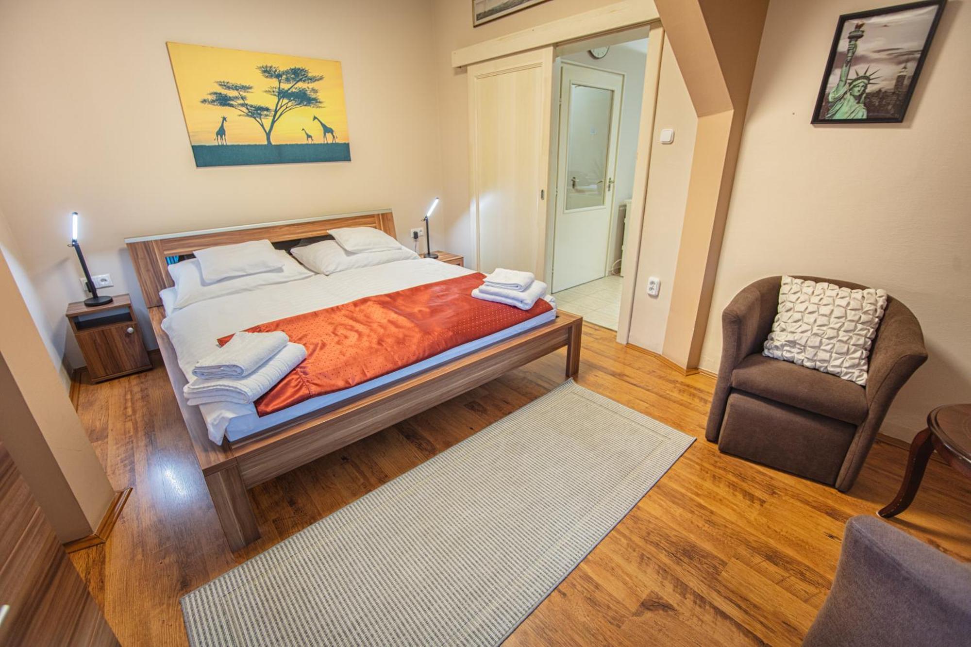 Delfin Apartman Sarvar Exterior photo